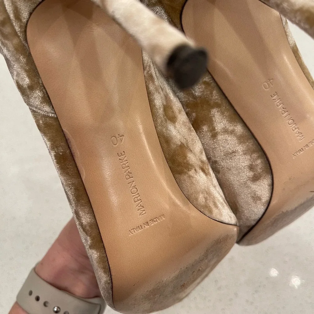 MARION PARKE Muse Pumps Velvet Ankle Strap‎ Pointed Toe Heels Size 40 Champagne